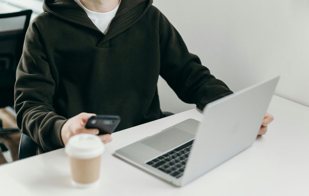 Apakah Pemula Tanpa Background IT Bisa Jadi Data Analyst?