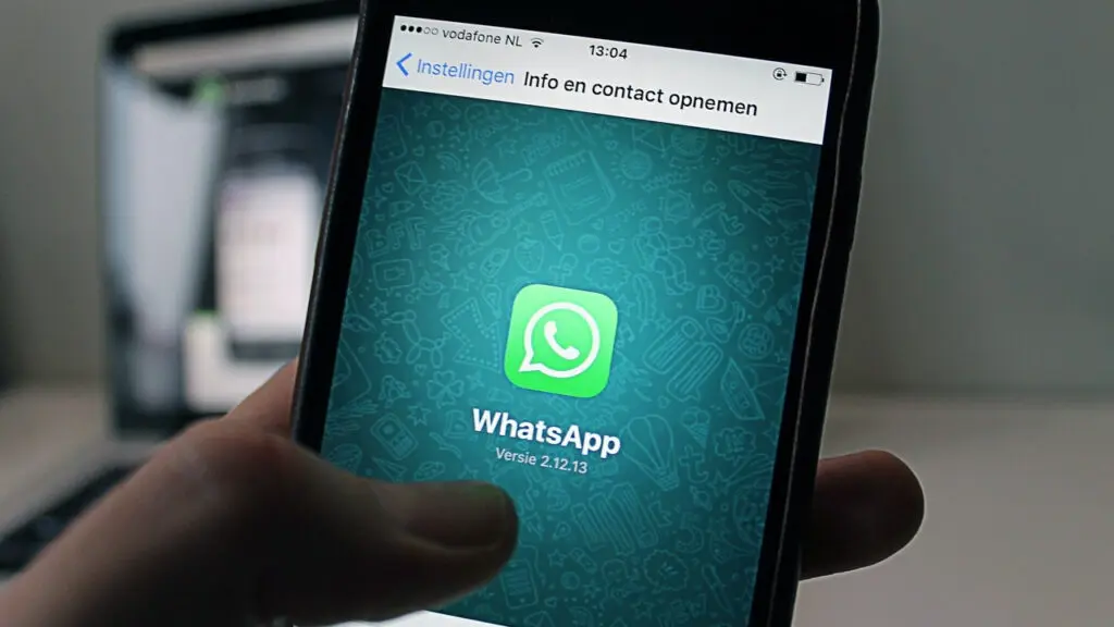 cara mengembalikan aplikasi whatsapp yang hilang