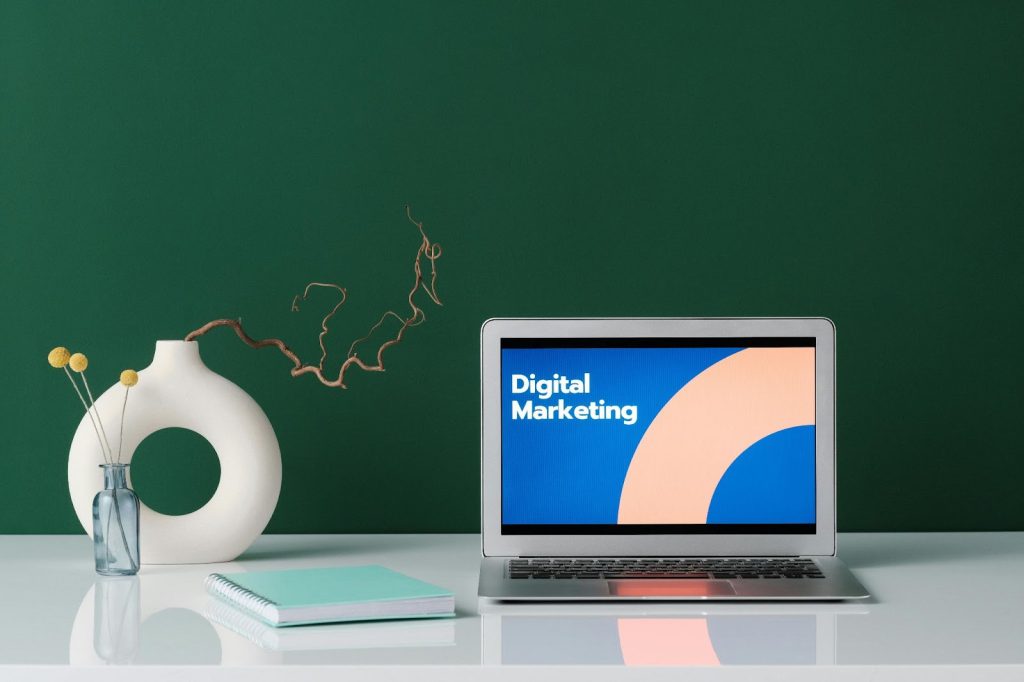 Apa Itu Digital Marketing Specialist?