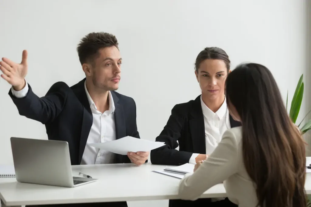 perbedaan leader dan manager