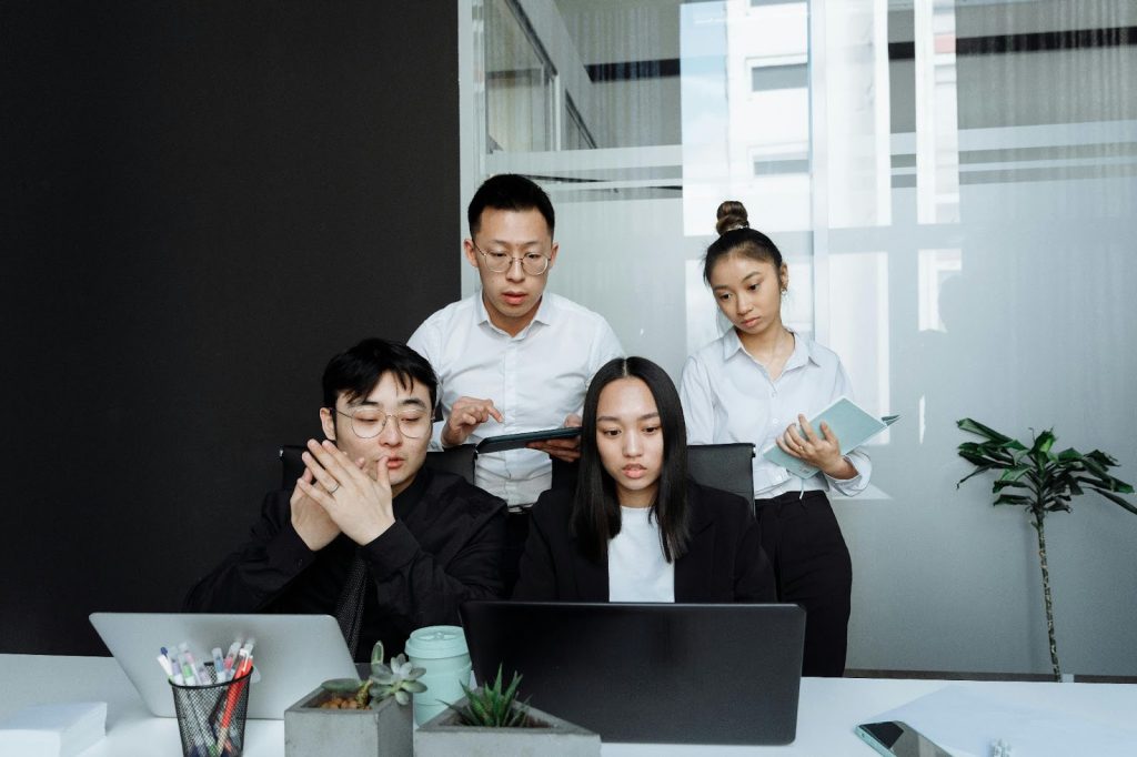 Kapan Perusahaan Perlu Mengadakan Corporate Training Sales?