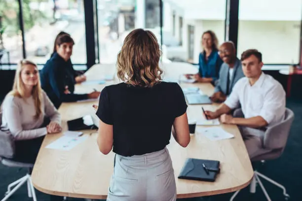 contoh teks briefing kerja pagi