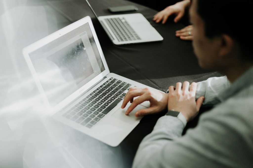 Bagaimana Tips Memilih Kursus Full Stack Developer yang Tepat?