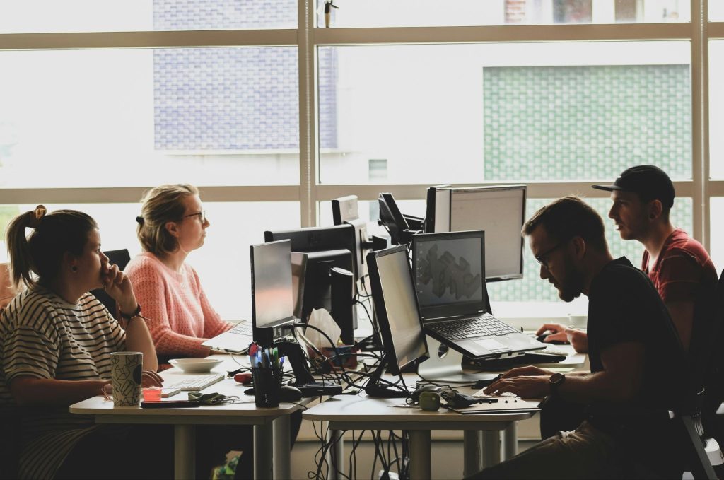 Apa Saja Tools yang Digunakan untuk Penetration Testing? (Photo by Compagnons on Unsplash)