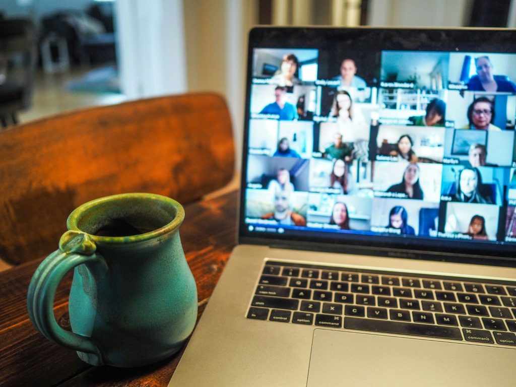 Apa Saja Tantangan Kerja Remote? (Photo by Chris Montgomery on Unsplash)