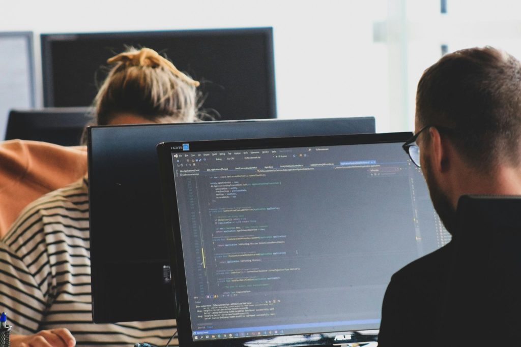 Bagaimana Cara Kerja Machine Learning? (Photo by Compagnons on Unsplash)