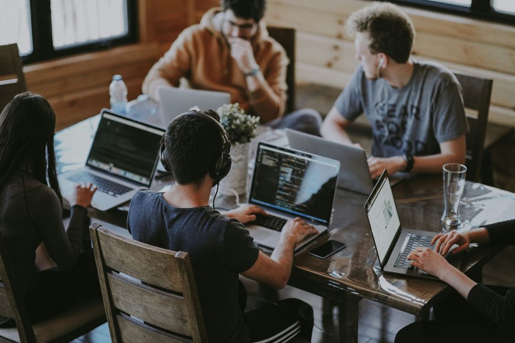 Bagaimana Cara Memulai Karier sebagai SEO Specialist? (Photo by Annie Spratt on Unsplash)
