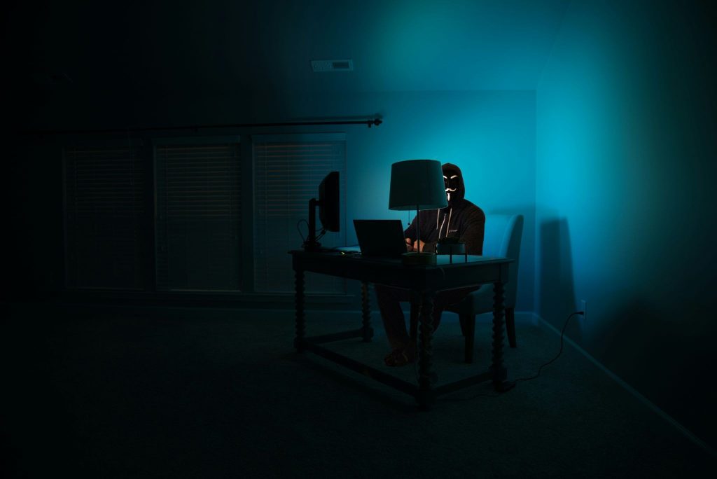 Apa Itu Data Engineer? (Photo by Clint Patterson on Unsplash)