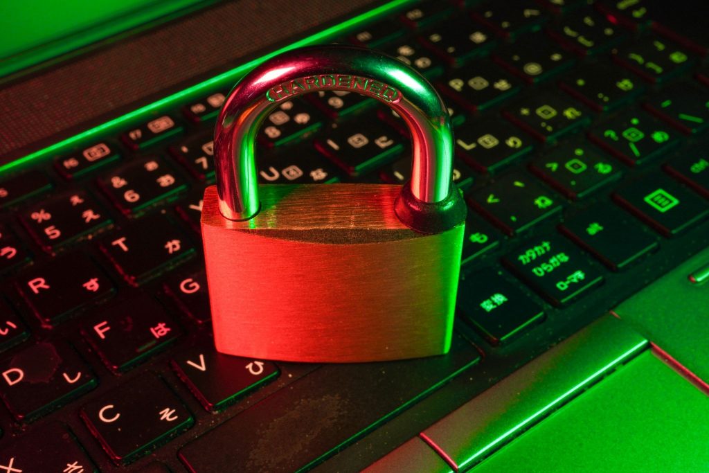 Mengapa Skill Cyber Security Dibutuhkan? (Photo by FlyD on Unsplash)