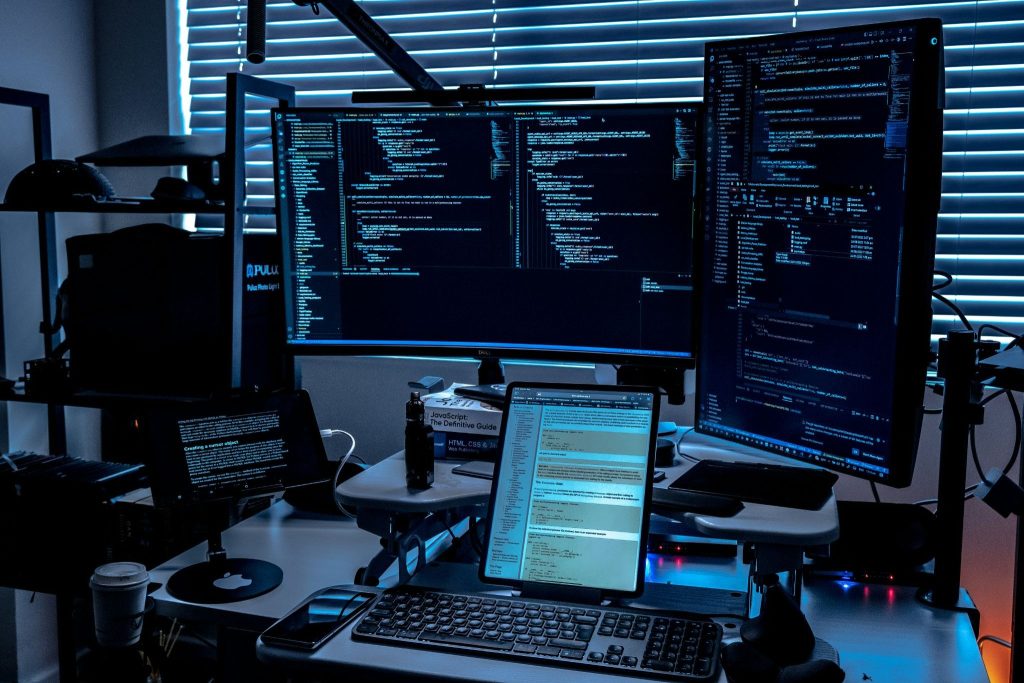 Rekomendasi Data Science Bootcamp untuk Pemula dan Career Switch (Photo by Boitumelo on Unsplash)